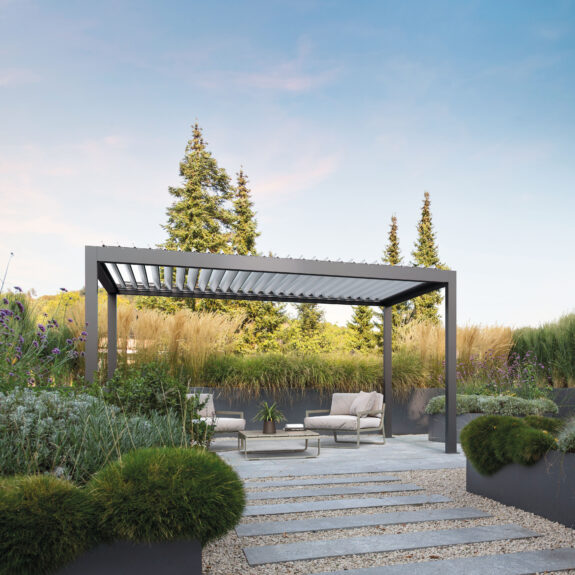 Moderne-Garten-und-Terrassengestaltung-im-Materialmix:-Terrasse