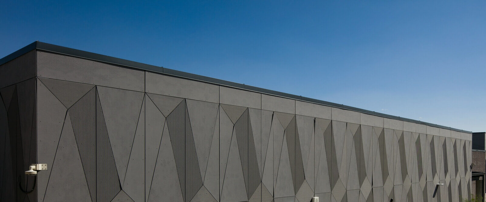 Bestor- Kiudtsementplaat-Equitone-Linea-Banner